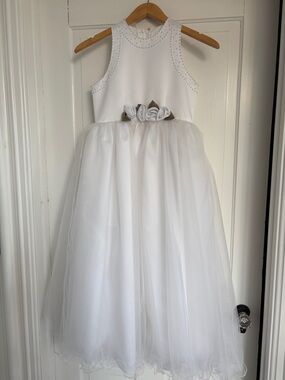 Beautiful Formal White Girl’s Sweetie Dress Size 12 Perfect for weddings